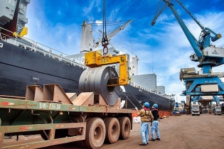 Phục hồi xuất khẩu sẽ giúp GDP Việt Nam tăng 6,5% vào năm 2024