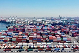Xuất nhập khẩu cả năm 2023 dự kiến dưới 700 tỷ USD