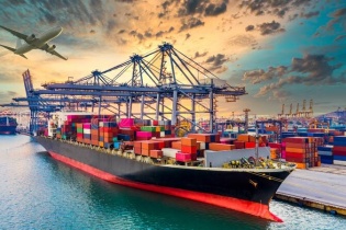 Nửa đầu tháng 1/2024, Việt Nam xuất khẩu 15,1 tỷ USD hàng hóa