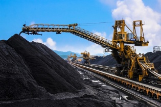 Năm 2023, Việt Nam nhập khẩu 51,1 triệu tấn than