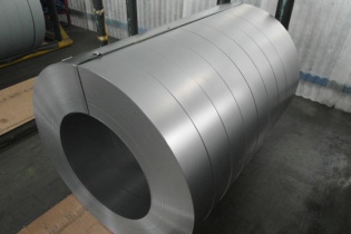 Nhập khẩu sắt thép mới đầu năm tăng thêm hàng tỷ USD