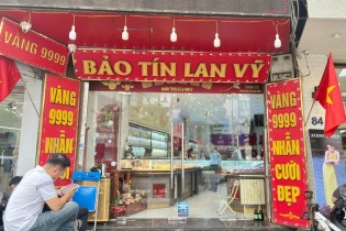 Kiểm tra loạt cửa hàng kinh doanh vàng tại Hà Nội