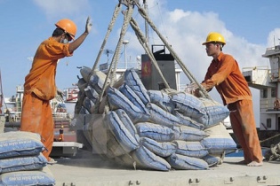 Giá xuất khẩu clinker và xi măng sụt giảm thê thảm