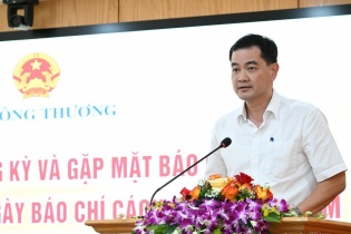 Xuất nhập khẩu nửa đầu năm 2024 xấp xỉ 370 tỷ USD