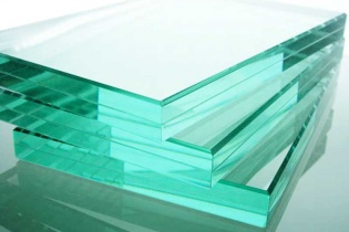 Nhiều dây chuyền sản xuất kính xây dựng dừng hoạt động trên 6 tháng