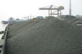 Giá xuất khẩu clinker Việt Nam dưới giá thành sản xuất 100.000 - 200.000 đồng/tấn