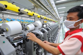 Ngành sản xuất Việt Nam sôi động trở lại
