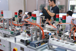 Chi 54,3 tỷ USD nhập máy vi tính, điện tử và linh kiện 