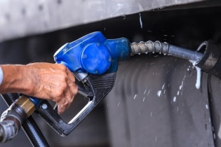 Thêm doanh nghiệp phân phối xăng dầu "trả" Giấy phép kinh doanh