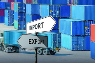 Giao dịch hàng hóa và dịch vụ toàn cầu năm 2024 sẽ đạt 33.000 tỷ USD