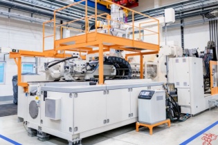 Xuất nhập khẩu máy móc, thiết bị năm 2024 vượt 100 tỷ USD 