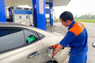 Giá xăng E5RON92 về dưới 20.000 đồng/lít 