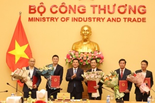 Bộ Công thương công bố loạt quyết định về công tác cán bộ