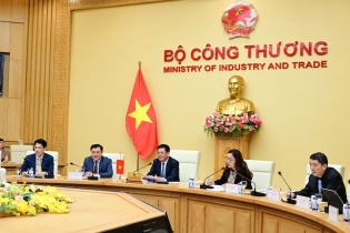 Bộ trưởng Nguyễn Hồng Diên điện đàm với Trưởng Đại diện Thương mại Mỹ