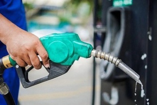 Thuế giá trị gia tăng giảm 2%, giá xăng giảm nhẹ từ 0 giờ ngày 1/7/2025