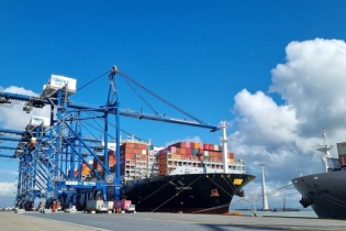 Xuất nhập khẩu tiến gần mốc 500 tỷ USD