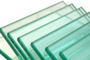 Việt Nam điều tra kính nổi nhập khẩu từ Indonesia và Malaysia 