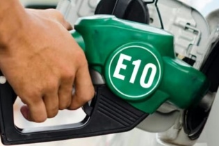 Bộ Công thương đề xuất toàn bộ ô tô, xe máy sử dụng xăng E10 từ 2026 Bộ Công thương đề xuất toàn bộ ô tô, xe máy sử dụng xăng E10 từ 2026