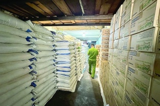 Chặn đường nhập lậu, gỡ khó cho ngành mía đường