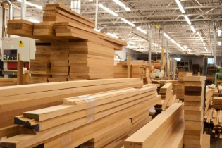 Cảnh báo nguy cơ bị điều tra phòng vệ thương mại với thép, gỗ, lốp xe, kính nổi...