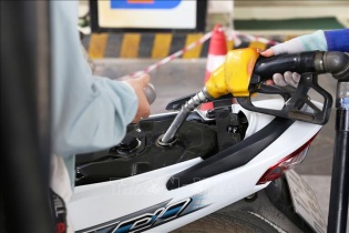 Giá xăng dầu tăng nhẹ