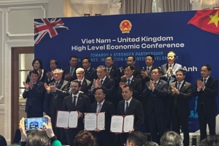 Việt - Anh ký Thỏa thuận hợp tác về năng lượng, thương mại