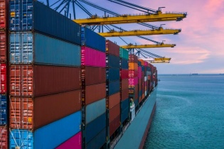 Xuất nhập khẩu 11 tháng chinh phục mốc 840 tỷ USD