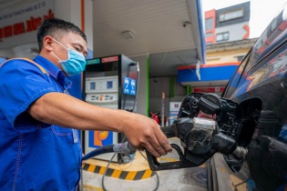 Doanh nghiệp phân phối xăng dầu trả lại giấy phép