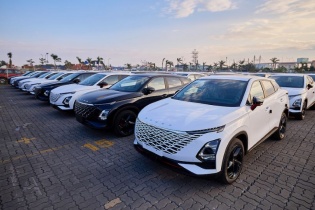 Lần đầu tiên nhập khẩu xe ô tô vượt 200.000 xe/năm