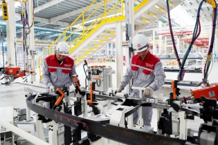 Sản xuất sôi động tháng đầu năm, đơn hàng mới gia tăng