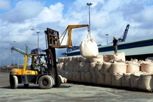 Xuất khẩu xi măng, clinker tăng so với cùng kỳ nhưng giá lại giảm