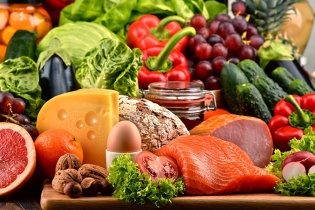 Nước ép trái cây, sữa, dầu thực vật nhập khẩu phải kiểm tra an toàn thực phẩm