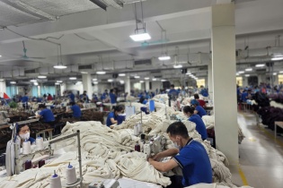 Đơn hàng dệt may quý IV khan hiếm, khách hàng thận trọng với thuế quan Mỹ