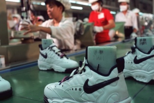 Việt Nam tiếp tục là cứ điểm sản xuất giày lớn nhất của Nike