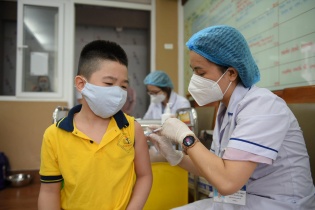 TPHCM: Làm rõ tình trạng thiếu hụt vắc xin thuộc chương trình tiêm chủng mở rộng