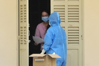 TP.HCM: Cảnh báo nguy cơ lây lan dịch bệnh dịp Tết với biến thể Covid-19 mới