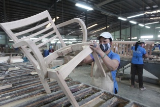 Mỹ tiếp tục gia hạn điều tra lẩn tránh thuế với tủ gỗ nhập khẩu từ Việt Nam