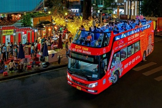 Nhộn nhịp tour du lịch trong và ngoài nước dịp Tết Ất Tỵ