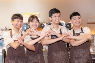 Chagee ra mắt cửa hàng ngôn ngữ ký hiệu đầu tiên tại Việt Nam