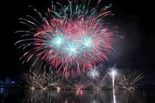 Đà Nẵng bắn pháo hoa mừng năm mới 2019 
