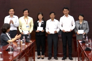 Đà Nẵng thưởng nóng cho ngành y tế về nỗ lực phòng chống Covid-19