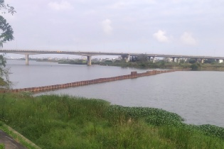 Đà Nẵng gấp rút hoàn thành đê ngăn mặn trên sông Cẩm Lệ