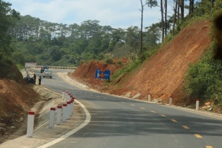 Kon Tum chấn chỉnh công tác quản lý, xử lý vi phạm hành lang an toàn đường bộ
