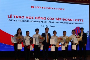 Tập đoàn Lotte trao gần 180 triệu học bổng cho sinh viên Đà Nẵng