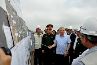 Chính phủ yêu cầu khẩn trương hoàn thành 4 dự án cao tốc trọng điểm qua miền Trung