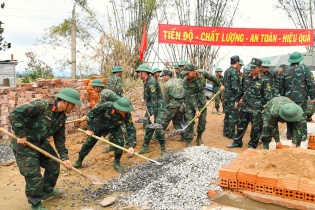 Khởi động “Chiến dịch Quang Trung” thần tốc xây nhà cho đồng bào vùng bão lũ