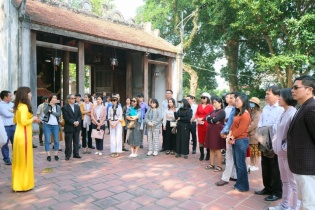 Về Hưng Yên thăm Phố Hiến, nghe hát trống quân, thưởng thức gà Đông Tảo