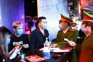 Hà Nội tạm dừng dịch vụ karaoke, quán bar, vũ trường từ 0h ngày 30/4