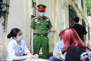 Hà Nội: Xử phạt hơn 3 tỷ đồng hơn 3.000 người không đeo khẩu trang nơi công cộng