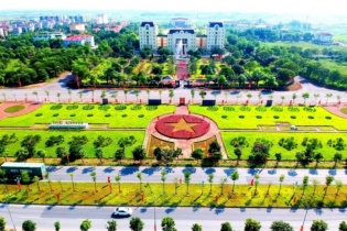 [Ảnh] Huyện Mê Linh, Hà Nội rực rỡ cờ hoa chào mừng ngày hội toàn dân